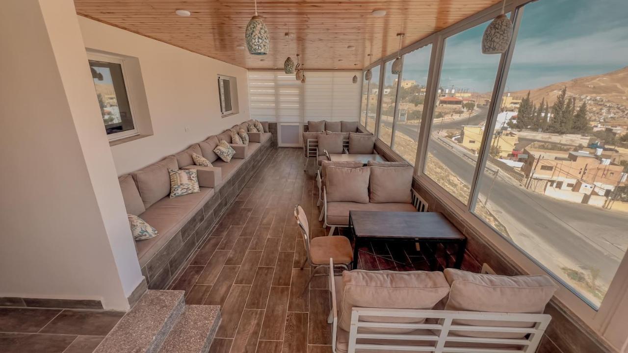 Beit Alshabaan Inn Wadi Musa Exterior photo