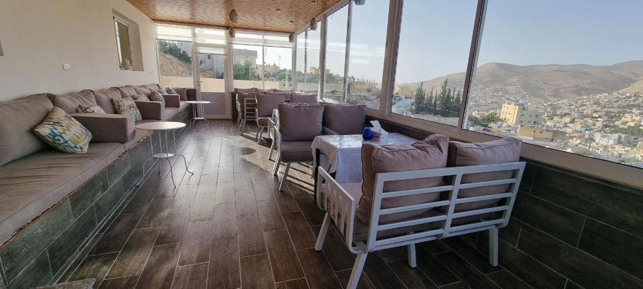 Beit Alshabaan Inn Wadi Musa Exterior photo